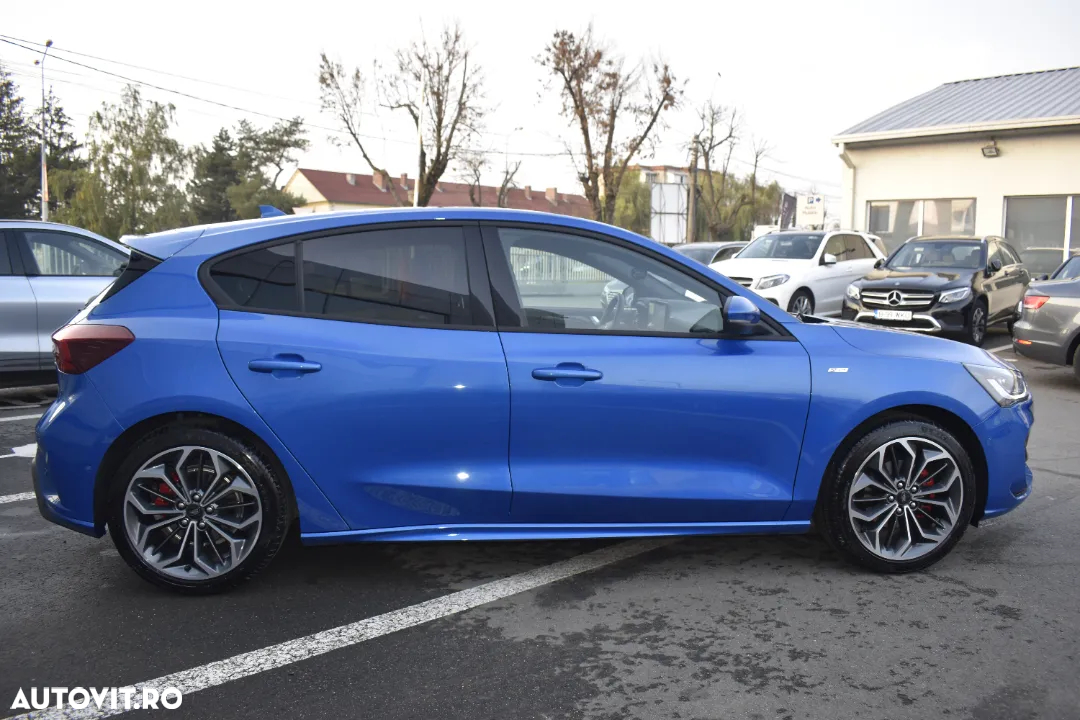 Ford Focus 1.0 EcoBoost MHEV ST-Line X - 2