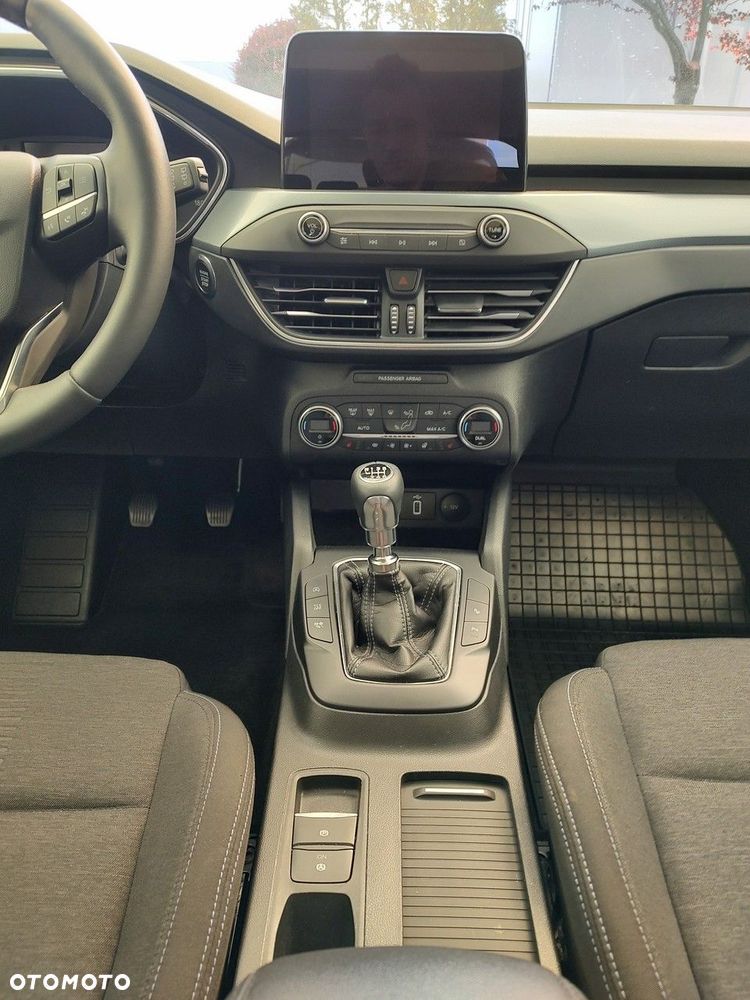 Ford Focus - 24