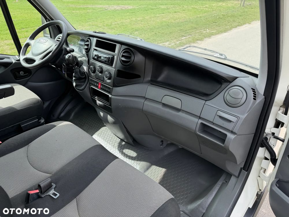 Iveco 35C15 * 3.0 / 150KM * Skrzyniowy * Rozstaw osi: 4.1m * Koła bliźniacze * Rama do zabudowy * - 34