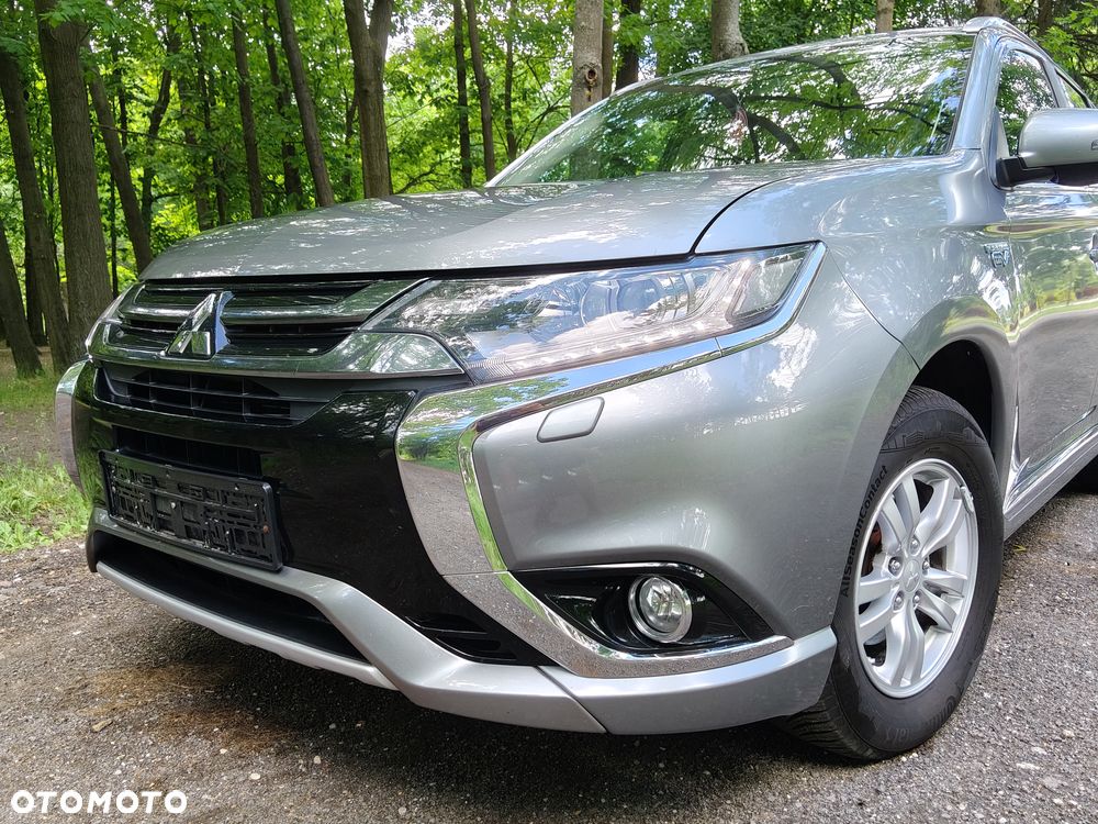 Mitsubishi Outlander 2.0 4WD - 3