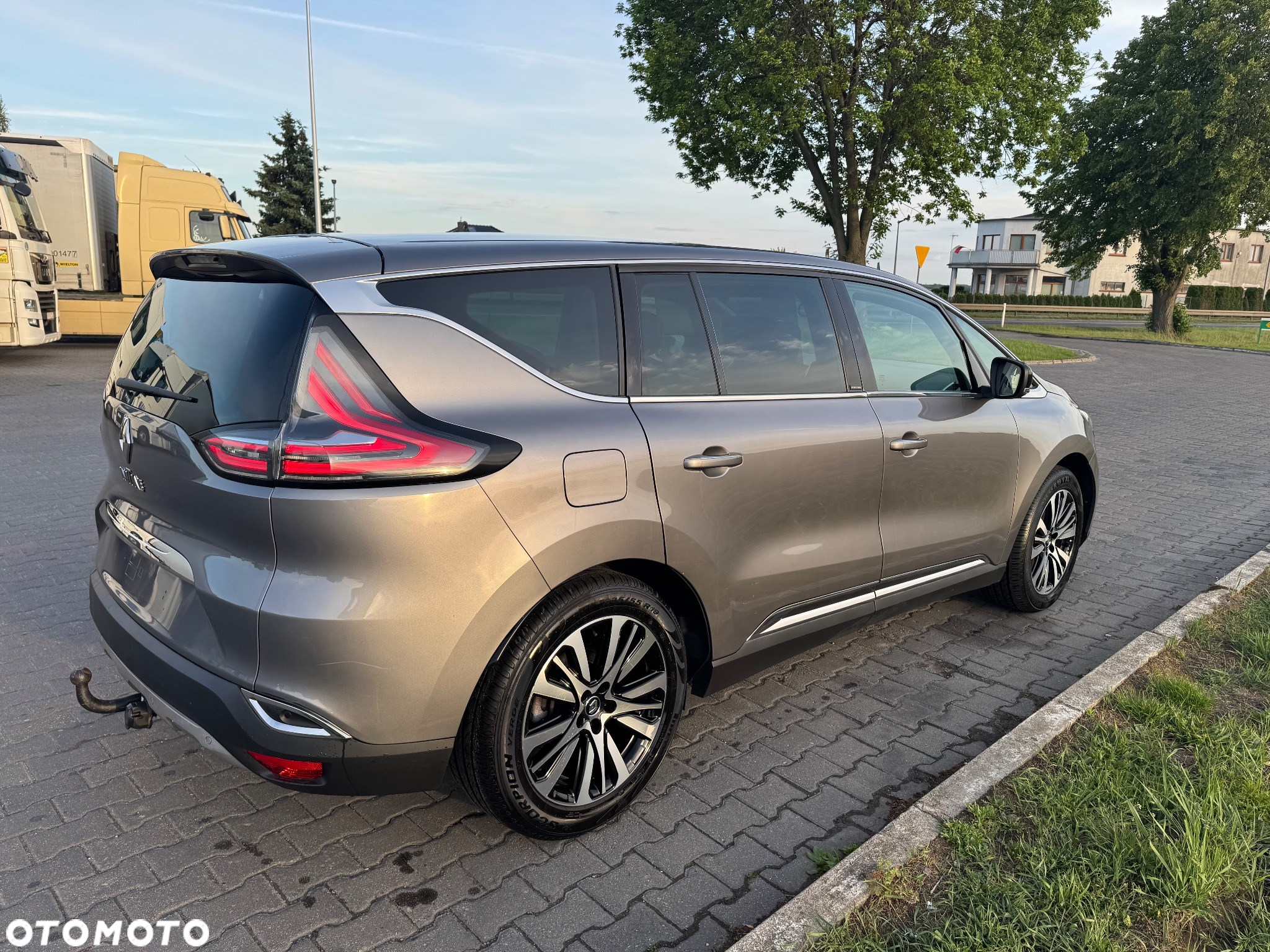 Renault Espace 1.6 dCi Energy Initiale Paris EDC - 8