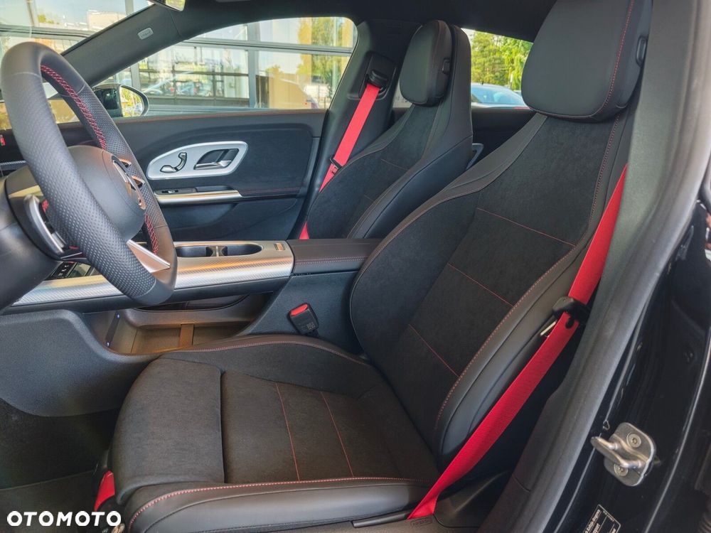 Mercedes-Benz CLA - 10