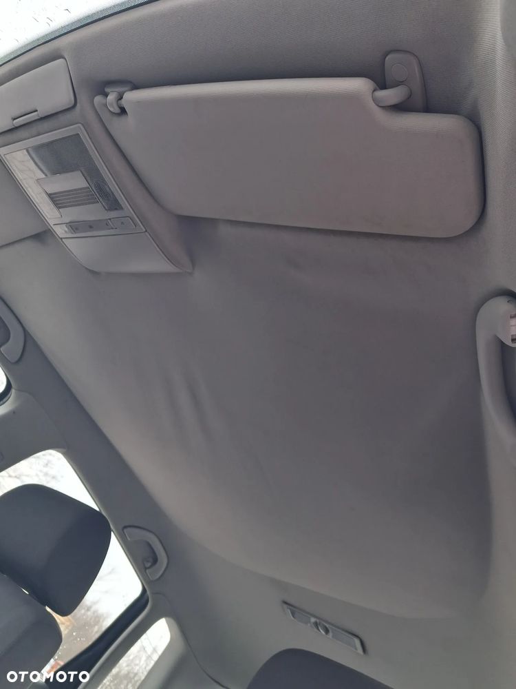 Volkswagen Polo IV 9N silnik 1.4 TDI AMF 75KM skrzynia biegów GGV / EWR drzwi maska błotnik klapa zderzak LC7V lampa szyba pompowtrysk alternator sprężarka turbina maglownica łapa alternatora pokrywa silnika głowica wtrysk pompa wysokiego ciśnienia vacum miska olejowa fotel belka sterownik moduł wiązka przewód rura chłodnica pas panel EGR sterownik zacisk mcperson sanki lewarek wybierak mechanizm silniczek obudowa miska olejowa kierownica przełącznik tłumik wydech pompka zamek przepustnica przepływomierz  CAŁY NA CZĘŚCI - 16