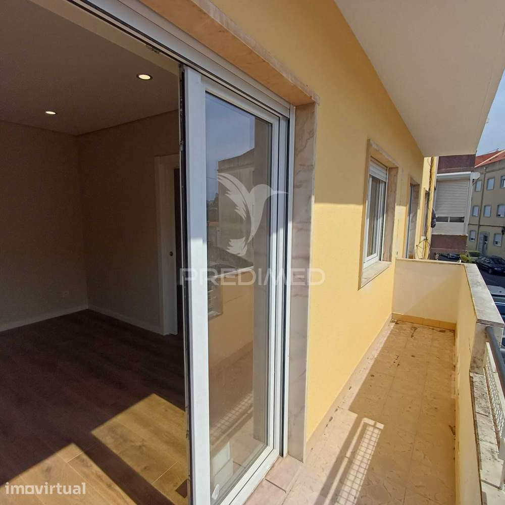Apartamento T3 Renovado com Varanda - Queluz - Grande imagem: 2/24