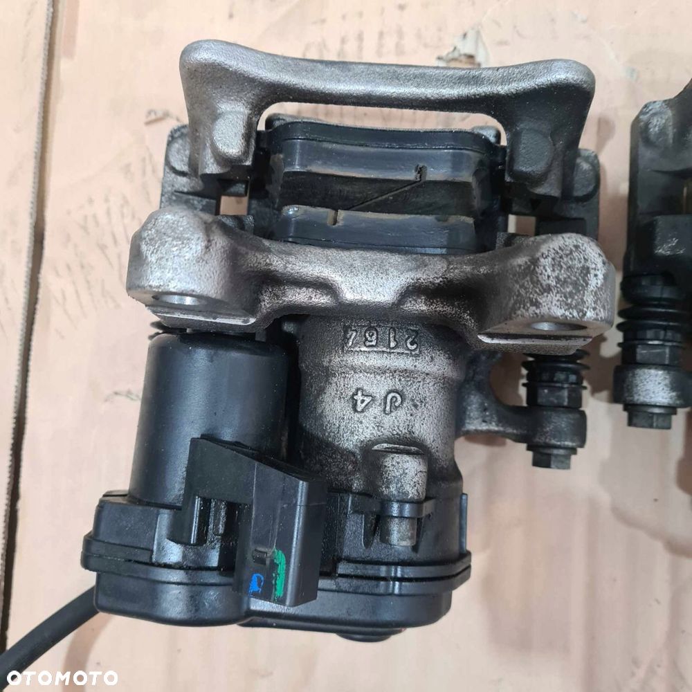 audi q3 8u0 zacisk hamulcowy tyl tylni prawy eu - 5