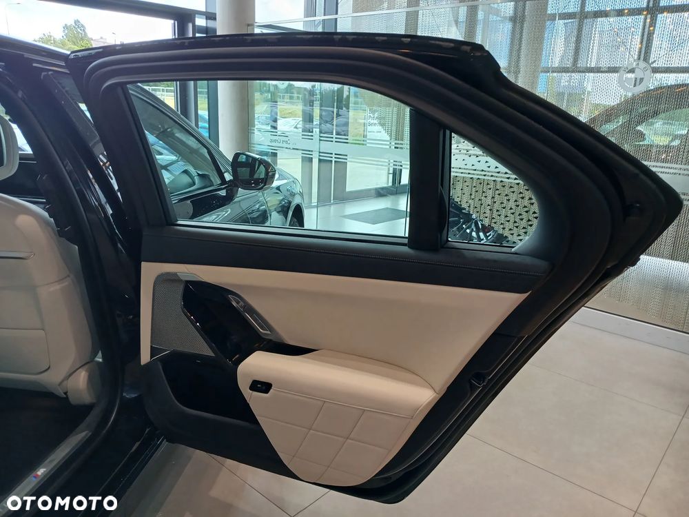 BMW Seria 7 740d xDrive mHEV sport - 27
