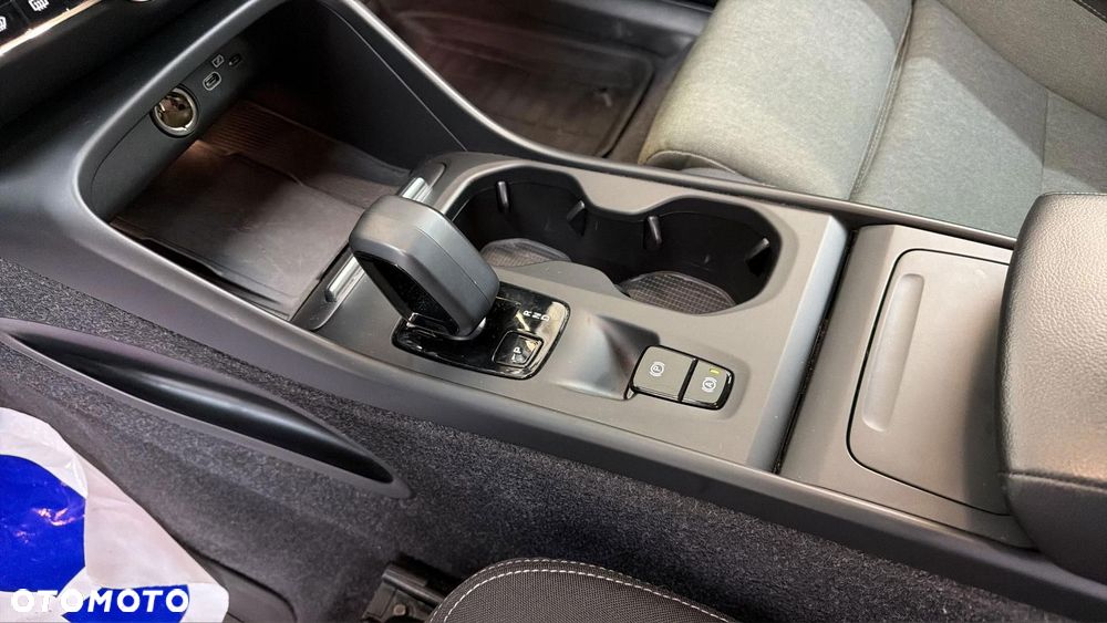 Volvo XC 40 B3 Core - 16