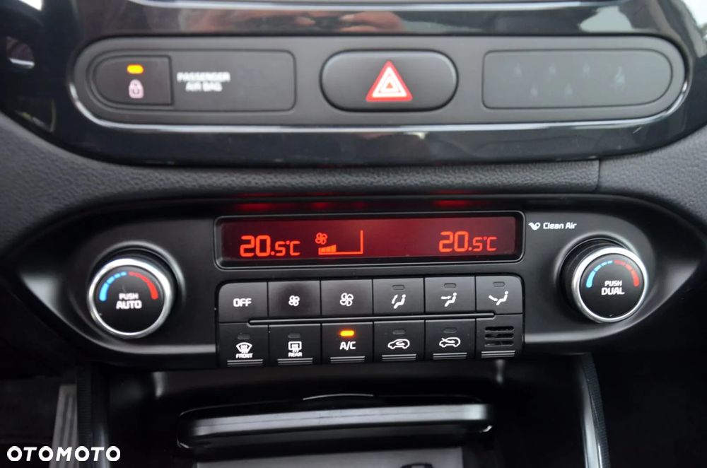 Kia Carens 1.7 CRDi XL 7os - 18