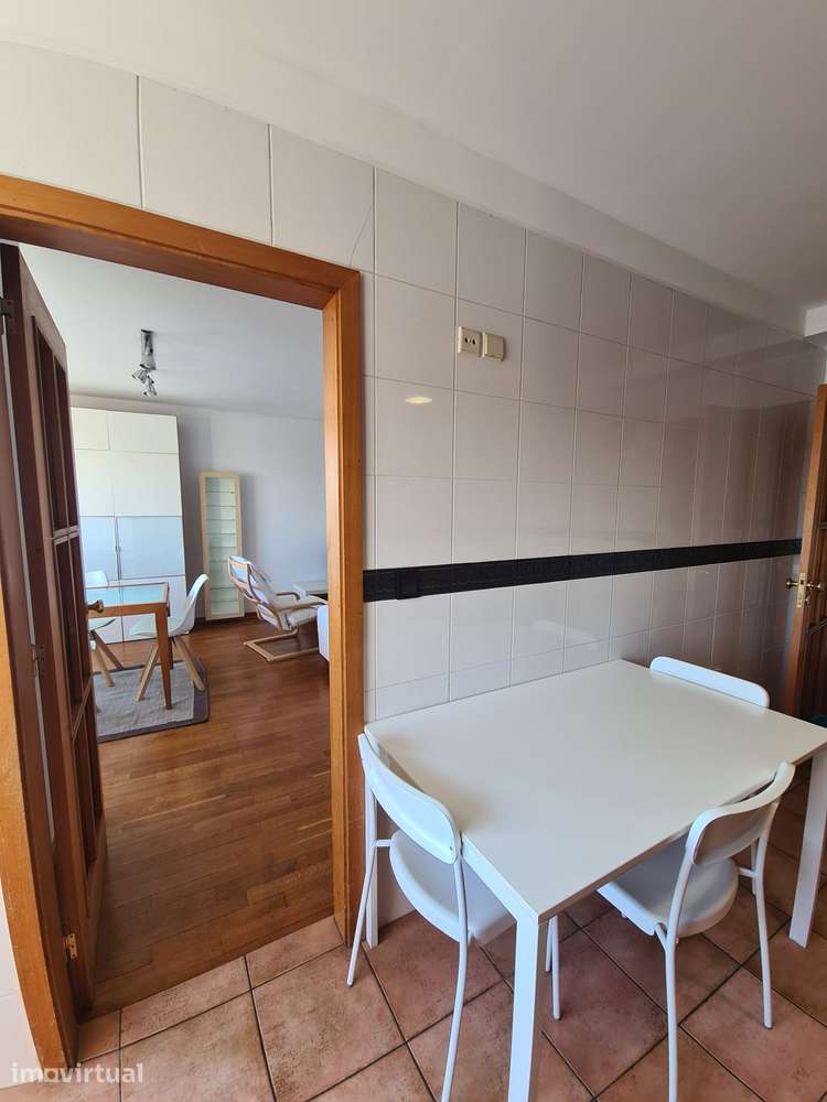 Apartamento T3 mobilado com garagem no centro de Barcelos - Grande imagem: 5/40