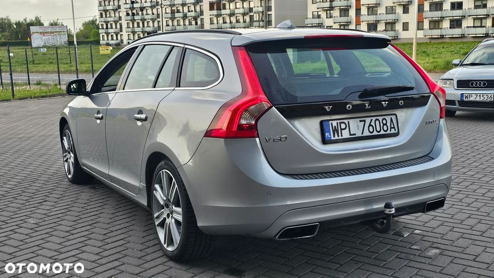 Volvo V60 T5 Kinetic - 4