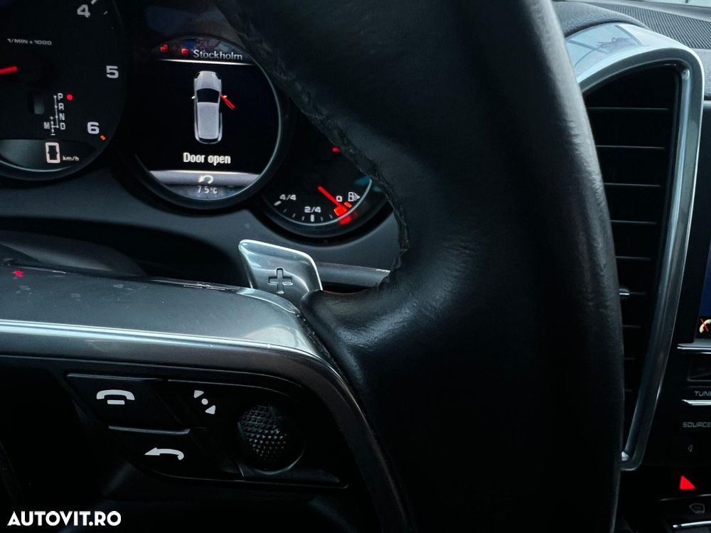 Porsche Cayenne - 19