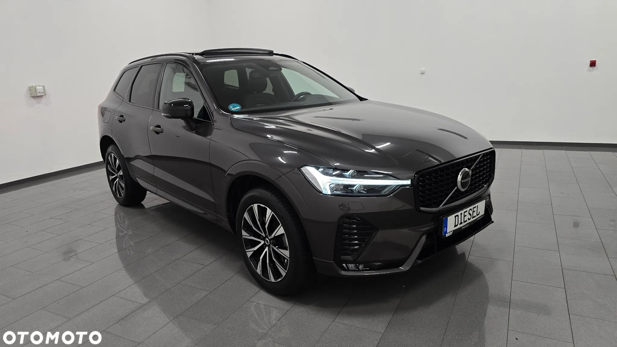Volvo XC 60 B4 D AWD Plus Dark - 2