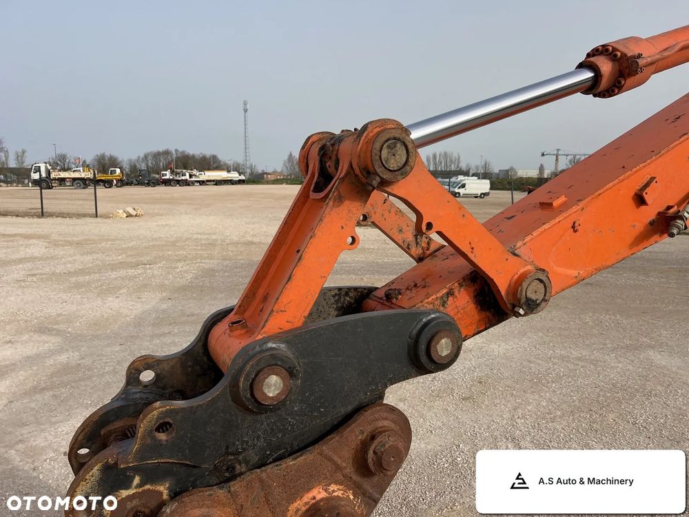 Hitachi ZX250LC-3 - 8