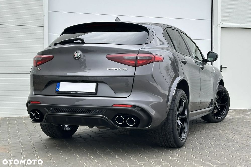 Alfa Romeo Stelvio 2.9 V6 Bi-Turbo Quadrifoglio Q4 - 3