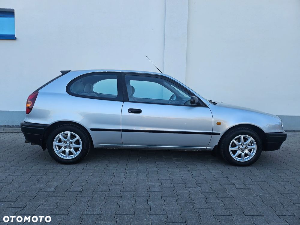 Toyota Corolla - 2