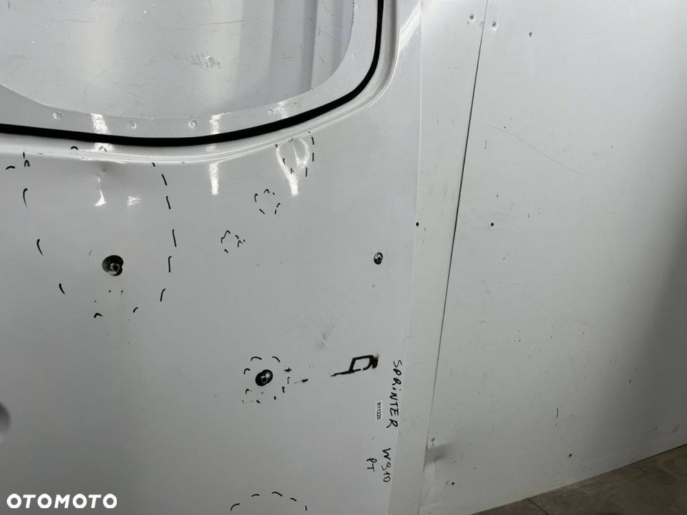 Drzwi Mercedes w910 w907 sprinter 3 III 2018r.- prawe tylne na szybę wysokość 200cm. - 9