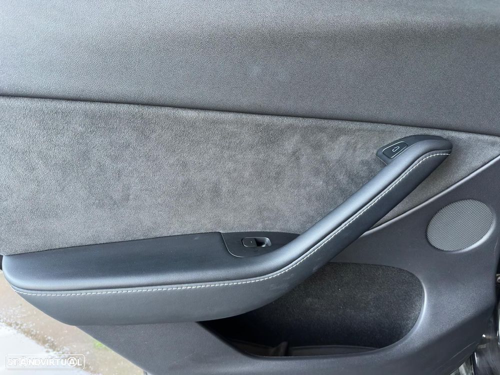 Tesla Model Y Tração Traseira - 17