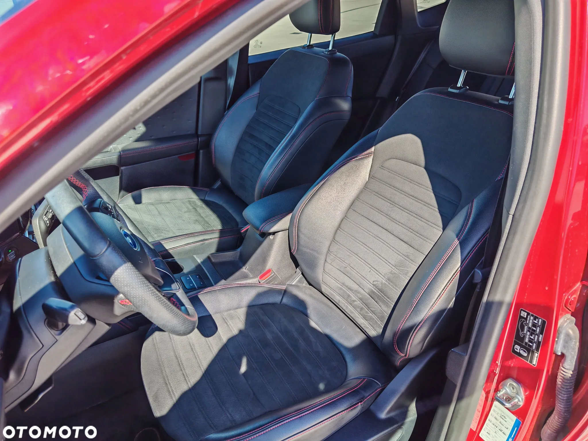 Ford Kuga 2.5P PHEV FWD ST-Line X - 14