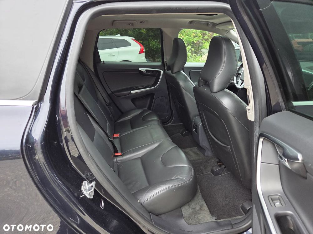 Volvo XC 60 T6 AWD Geartronic Summum - 13