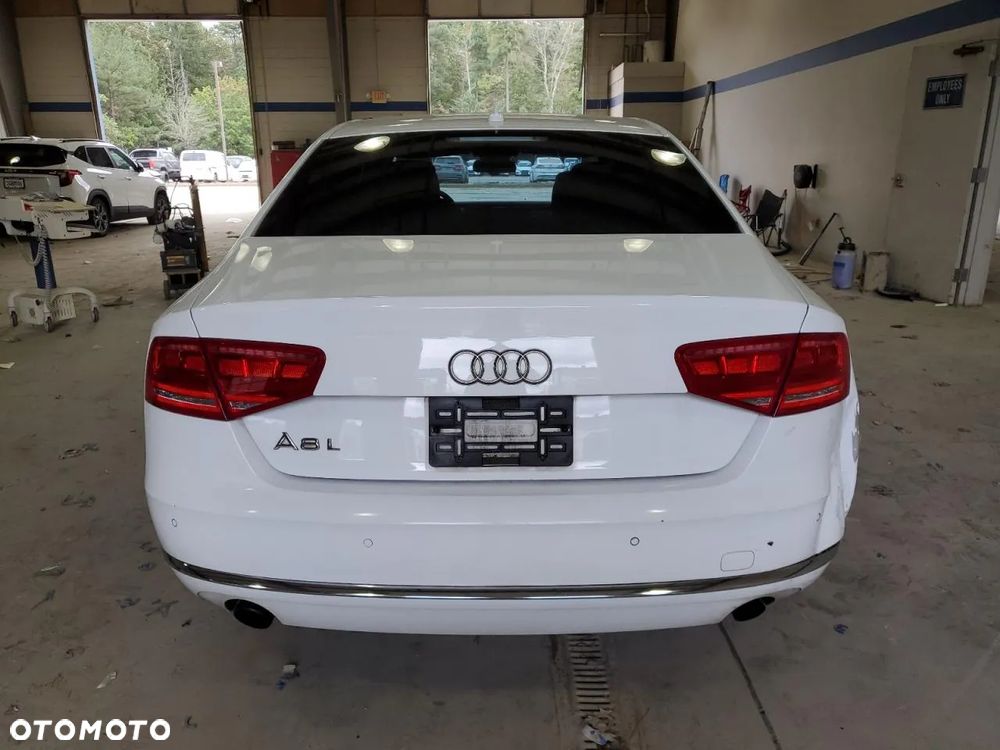 Audi A8 - 6