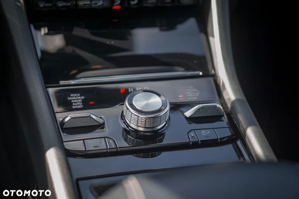 Jeep Grand Cherokee - 16