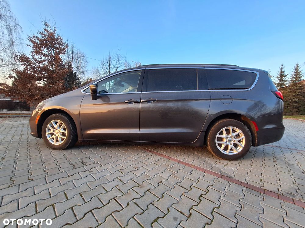 Chrysler Pacifica - 10