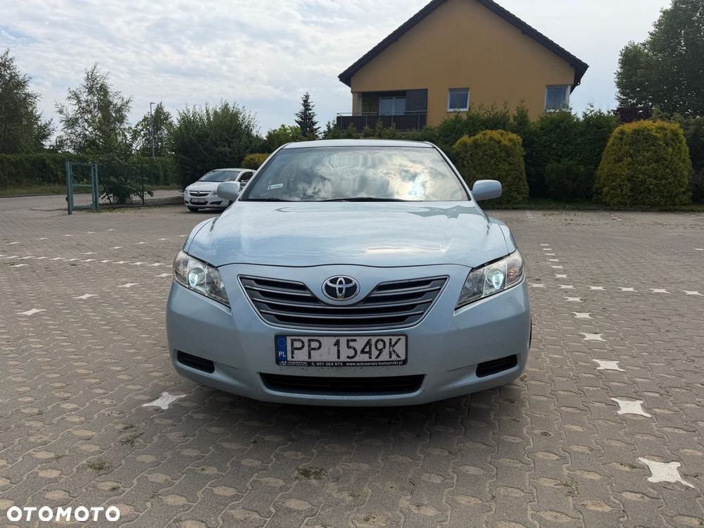 Toyota Camry - 12