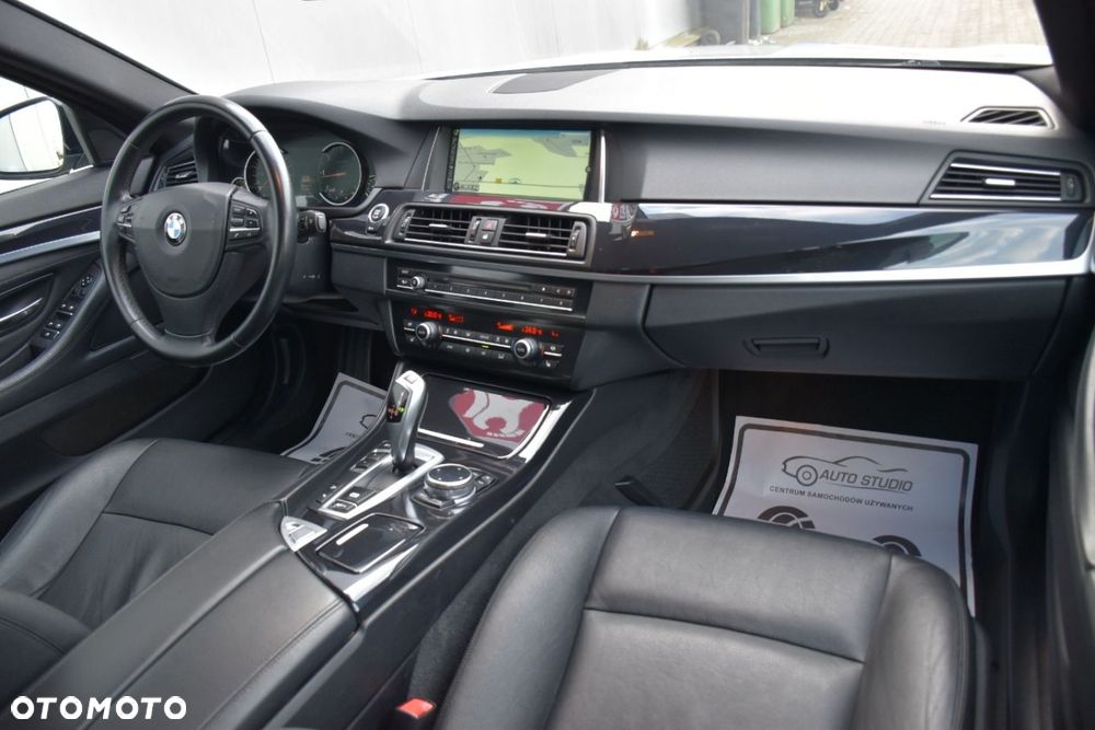 BMW Seria 5 520d xDrive - 9