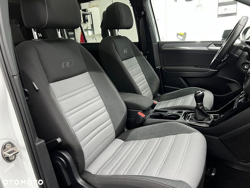Volkswagen Touran 2.0 TDI SCR Highline - 37