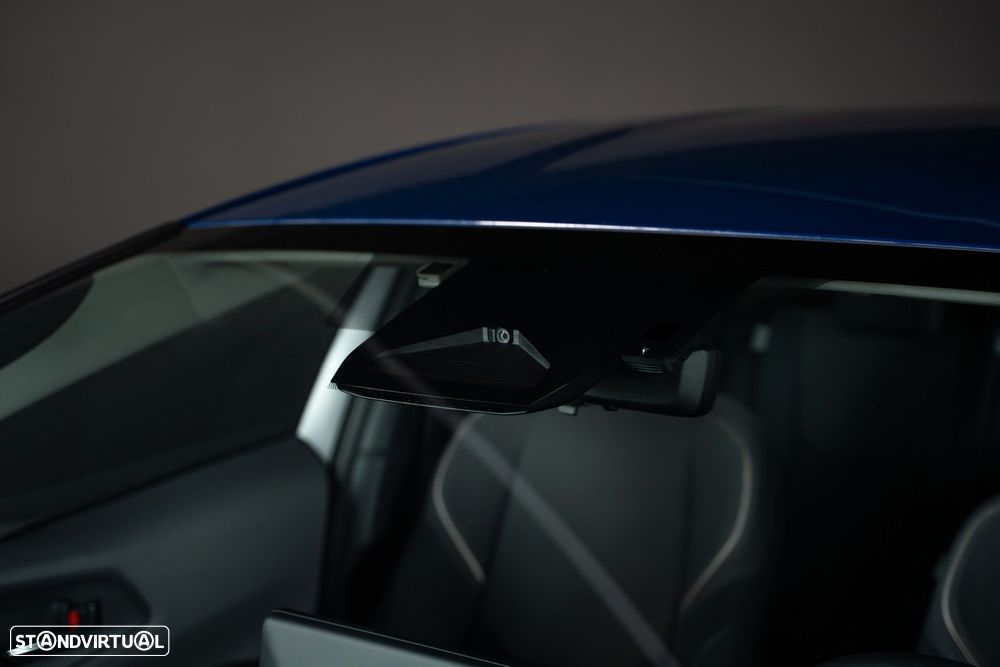 Toyota Prius 2.0 Plug-in Luxury - 11