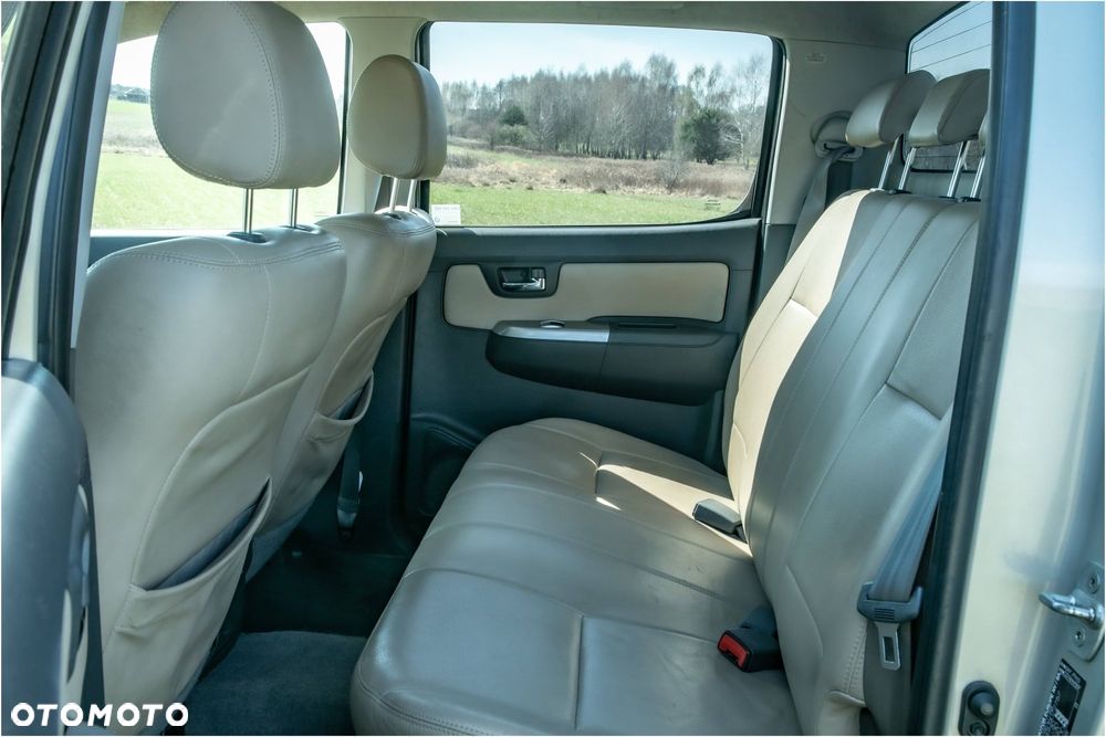 Toyota Hilux 3.0 D-4D SR5 - 17