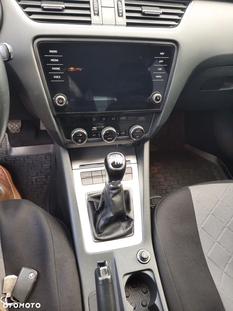 Skoda Octavia 2.0 TDI SCR Ambition - 16