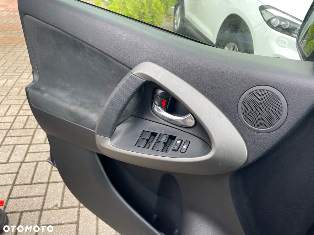 Toyota RAV4 2.0 VVT-i Prestige NAVI MS - 22