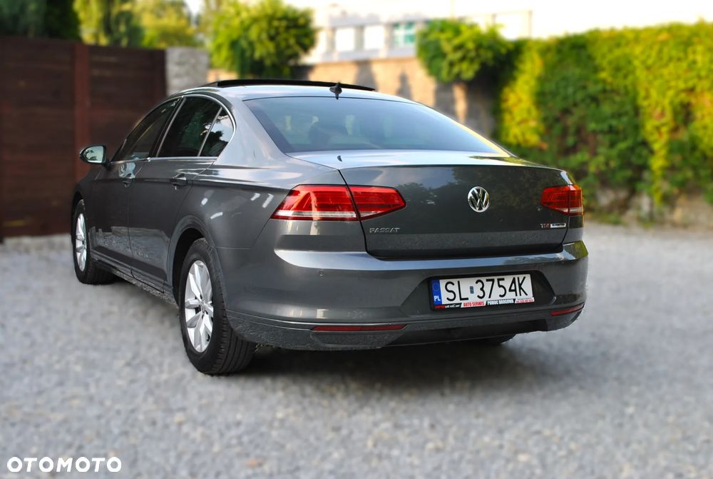 Volkswagen Passat - 4