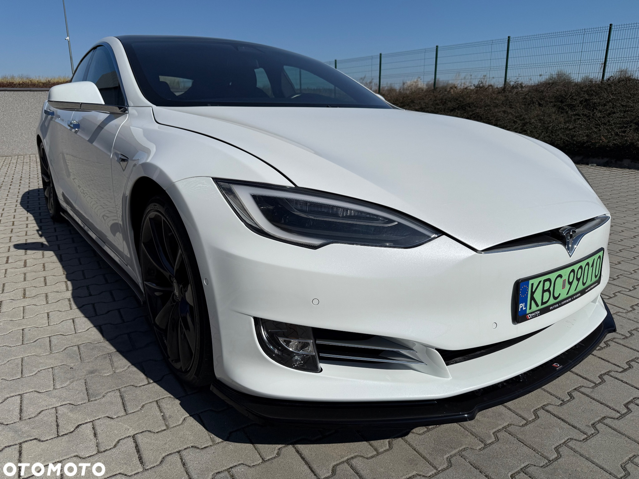 Tesla Model S - 11