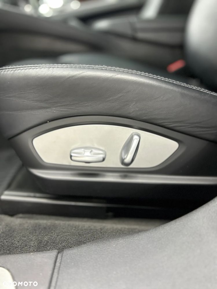 Porsche Panamera 4 PDK - 19