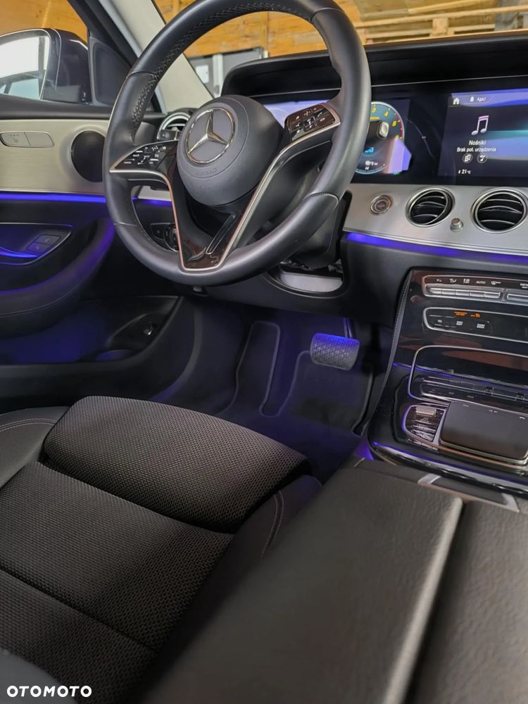 Mercedes-Benz Klasa E ver-300-de-4matic-t-9g--tronic-avantgarde - 21