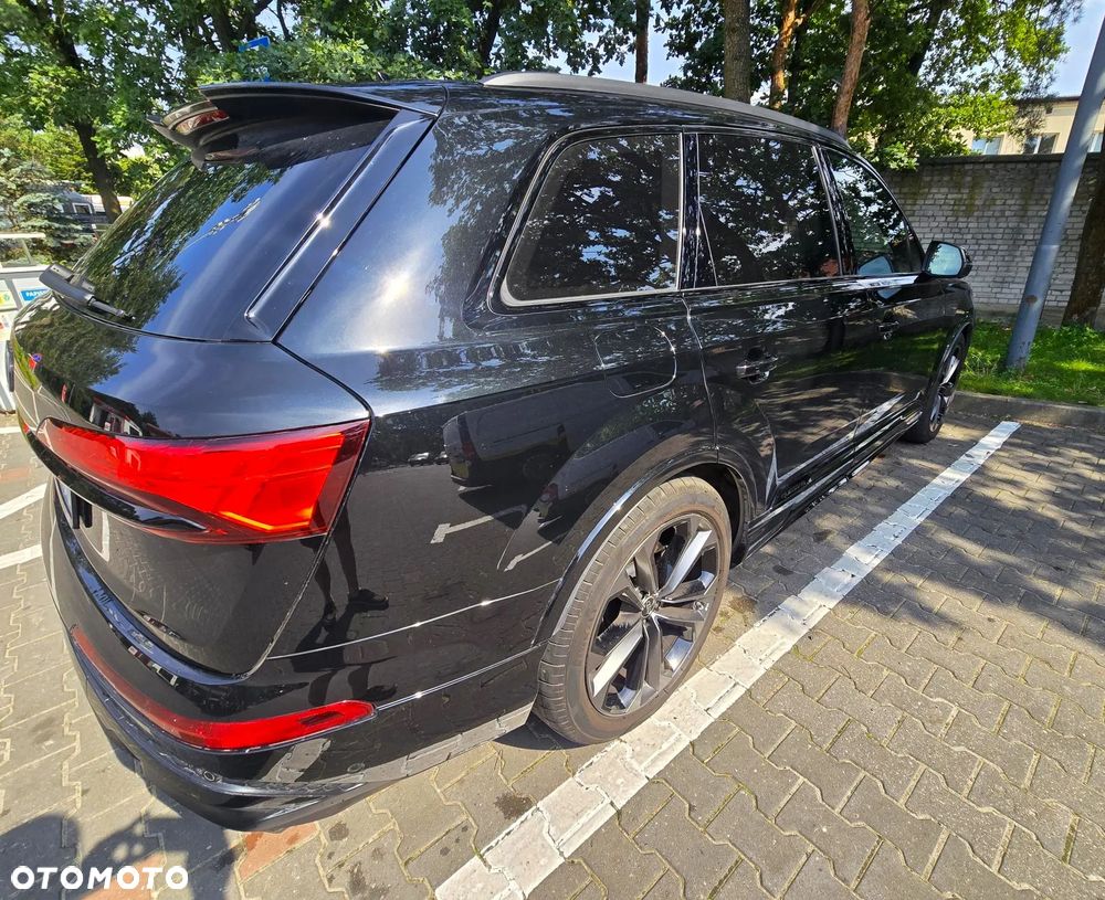 Audi SQ7 - 7