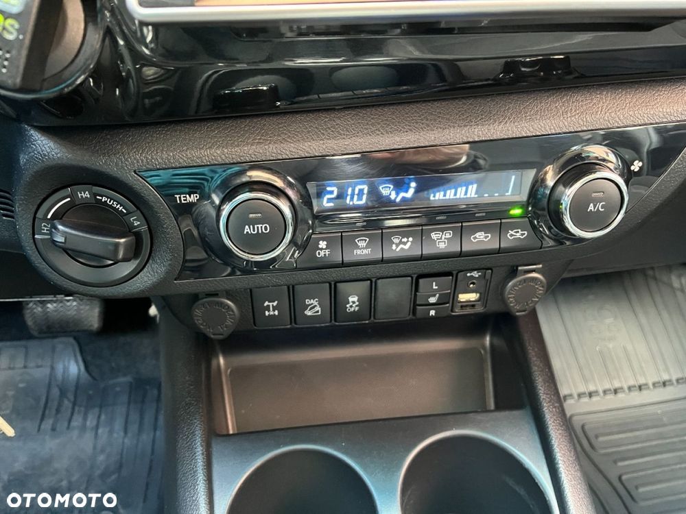 Toyota Hilux 4x4 Double Cab Autm Executive - 14