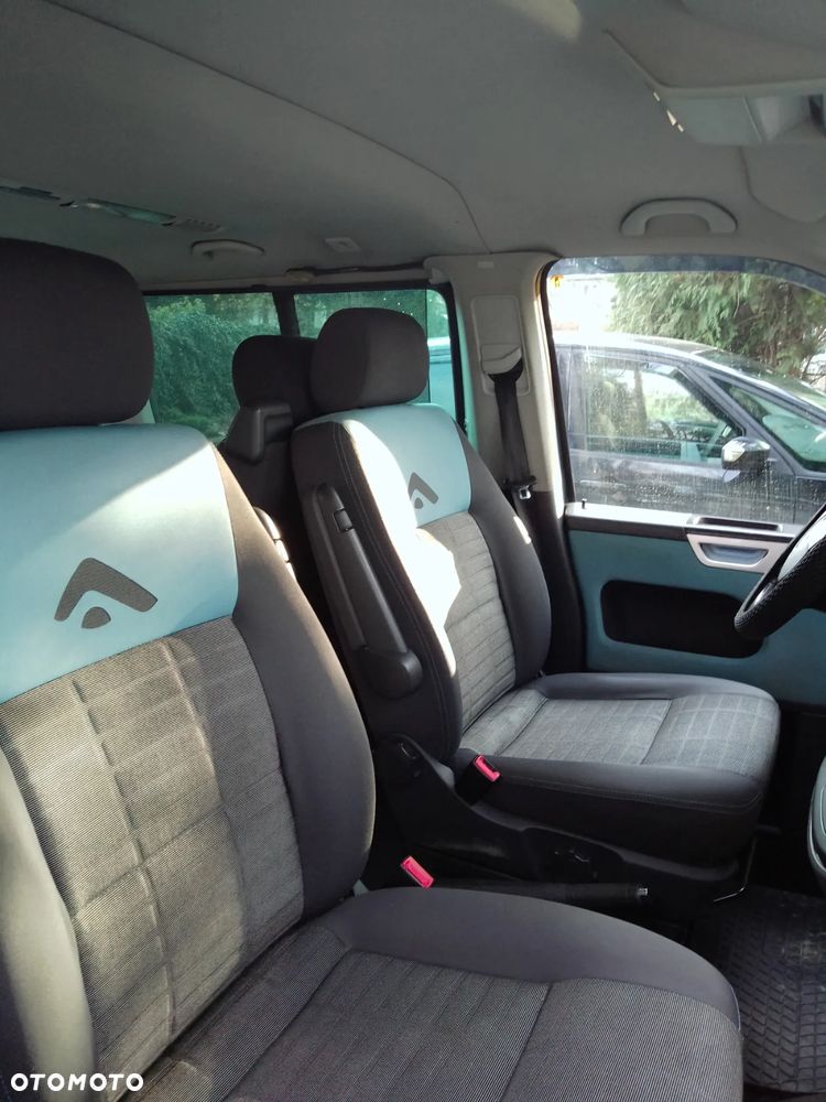 Volkswagen Multivan - 5