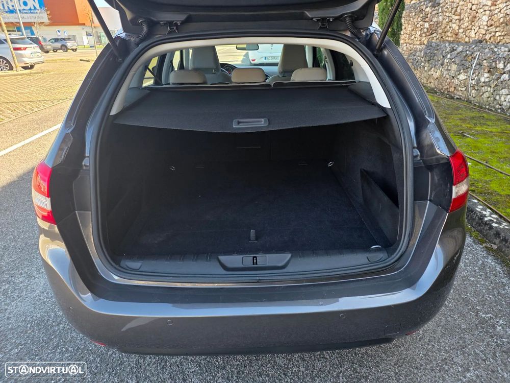 Peugeot 308 SW - 11