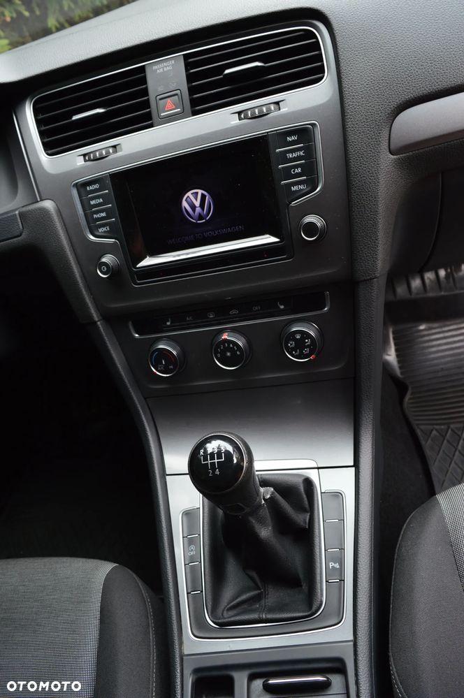 Volkswagen Golf 1.6 TDI BlueMotion Technology Comfortline - 26