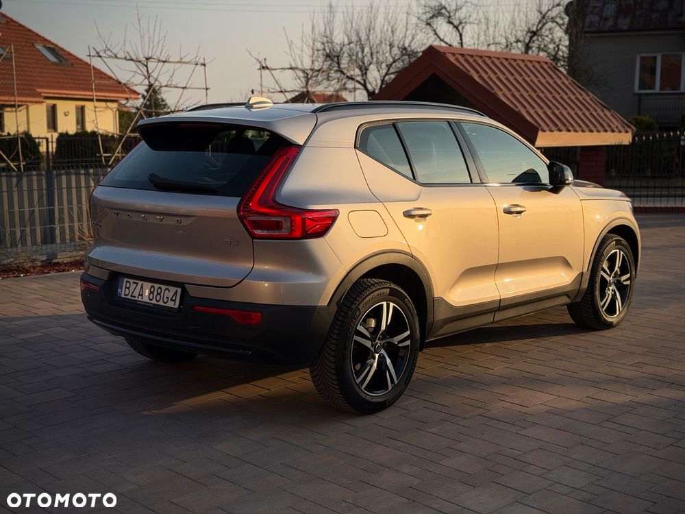Volvo XC 40 B3 Plus Dark - 8