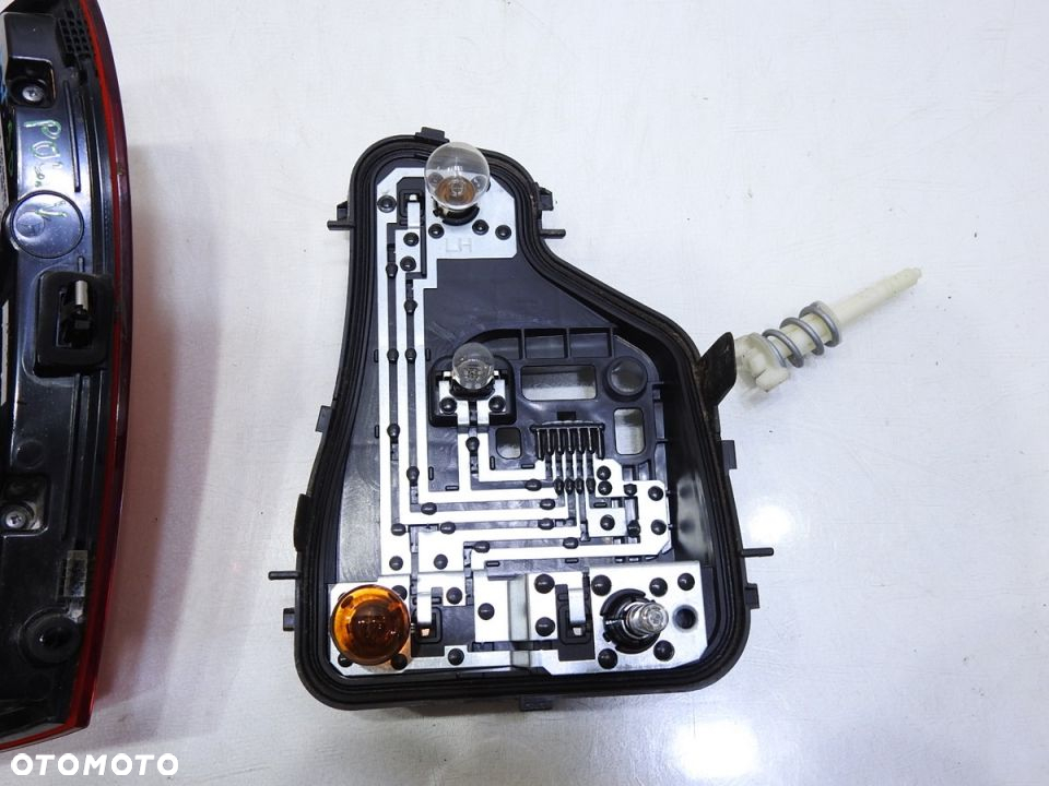 LAMPA LEWA TYLNA TYŁ VW POLO V 6C 3D LIFT - 8