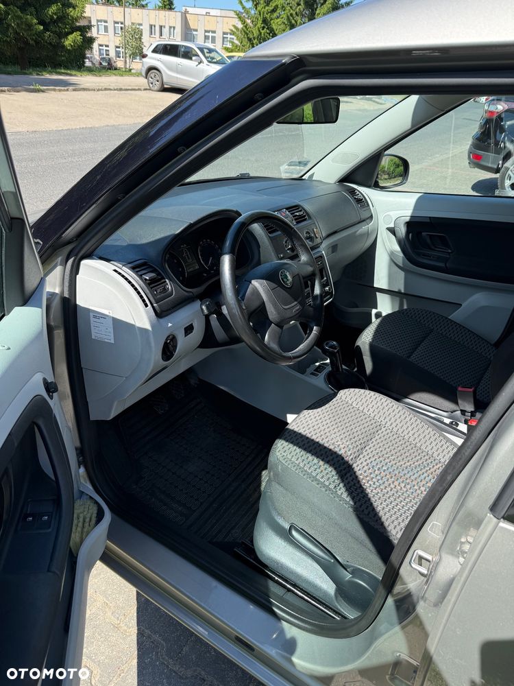 Skoda Roomster 1.4 16V Comfort - 9