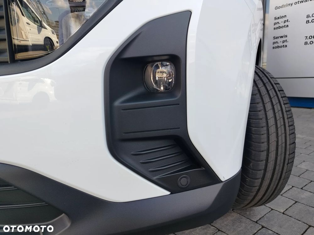 Ford Transit Courier - 23