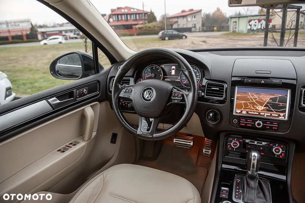 Volkswagen Touareg 3.0 V6 TDI BMT R-Style - 17