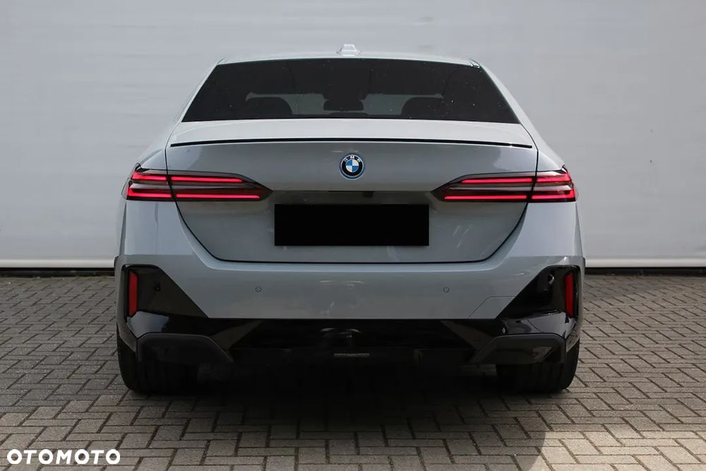 BMW Seria 5 530e xDrive PHEV M Sport - 6
