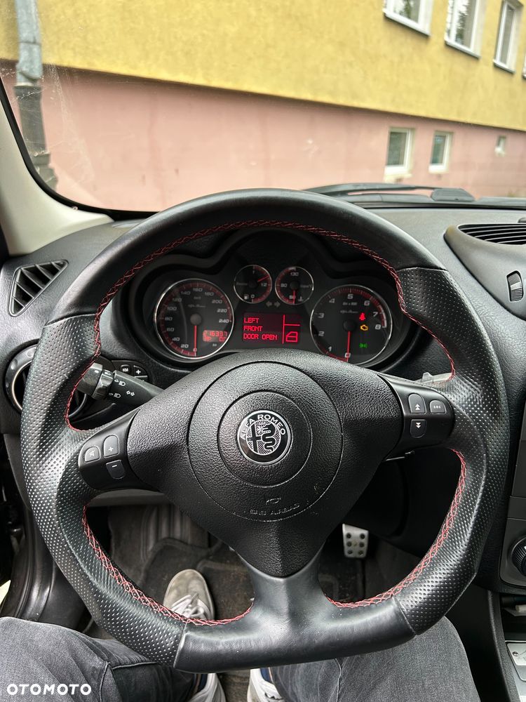 Alfa Romeo 147 1.6 Twin Spark Distinctive - 19