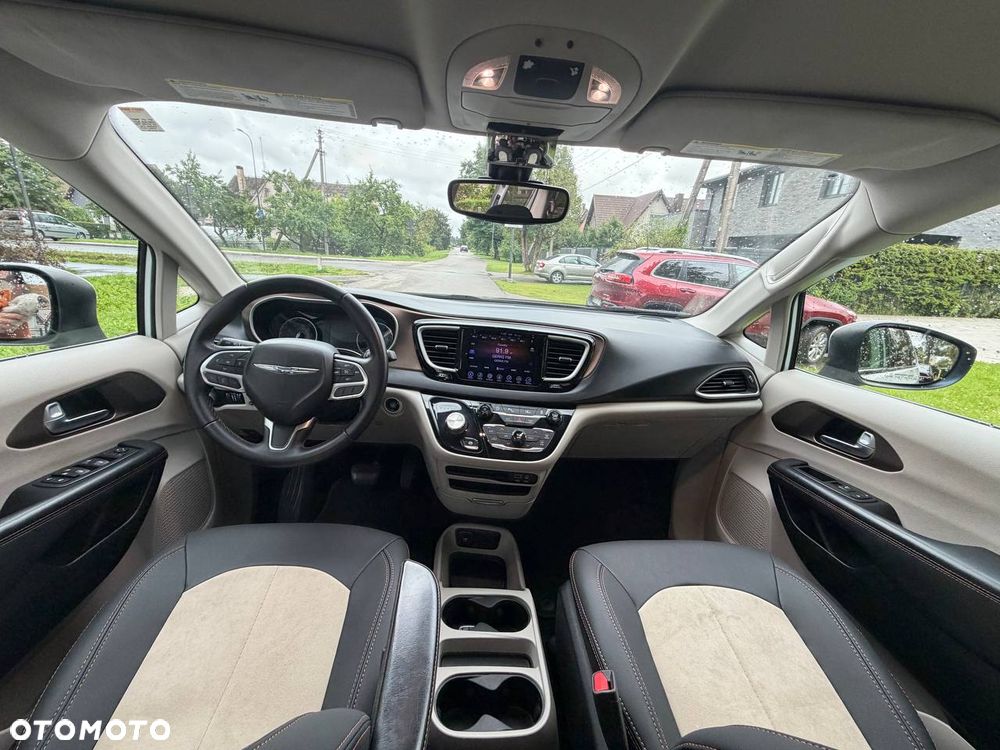 Chrysler Pacifica - 21